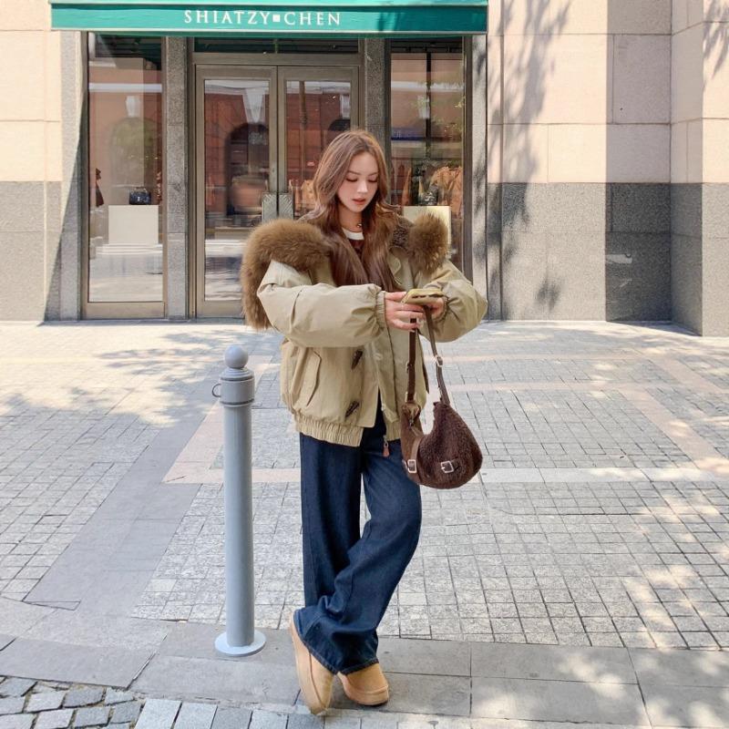 Padded clothes women's winter horn buckle design sense large fur collar thickened padded jacket new pie overcome padded jacket