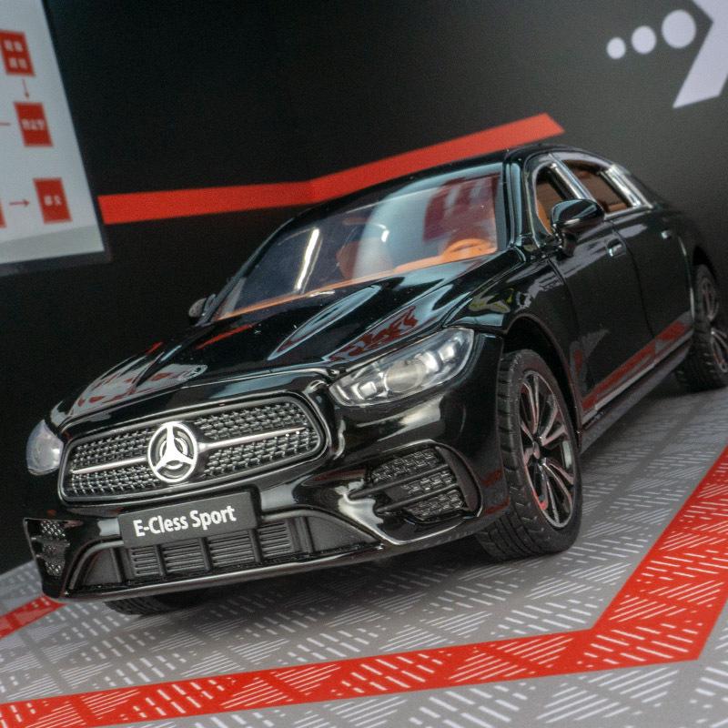 

Haodi C2414 Игрушечная машинка из сплава Mercedes-Benz E300L со звуком и светом белый
