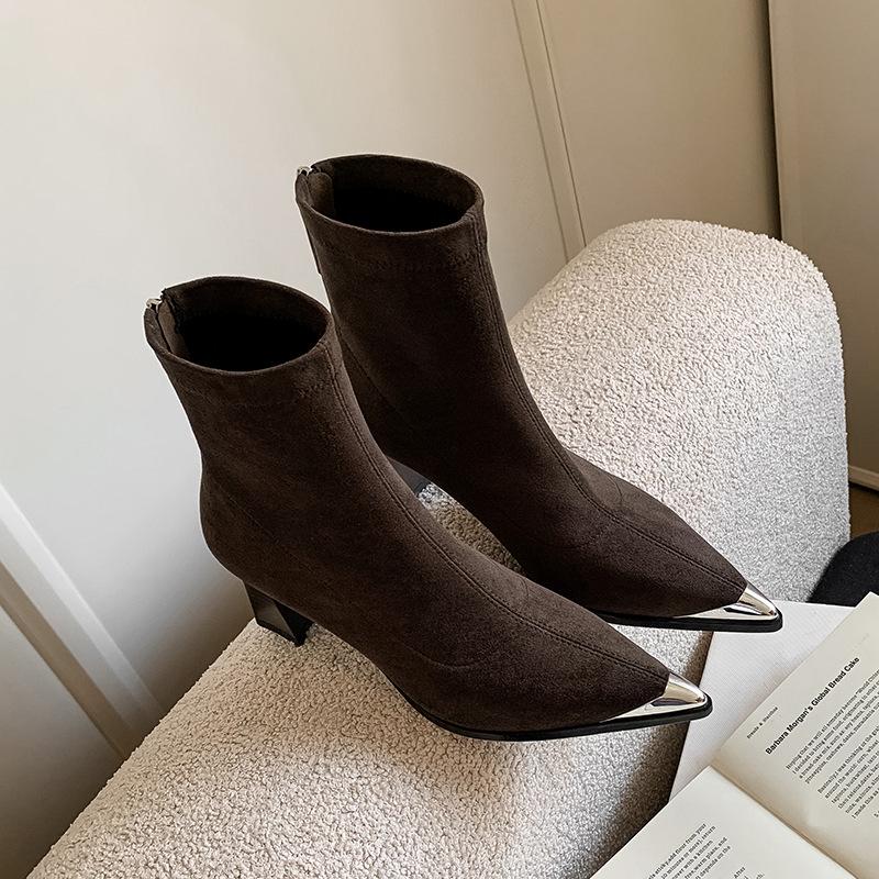 Celebrity style fashionable and simple rear zipper thin boots 2025 autumn and winter new pointed thick heel elegant temperament small short boots