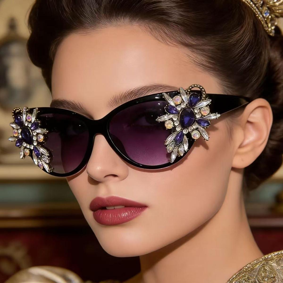 Attractive Glasses Women's Blue/Grey Vintage Luxury Cat Eye Sunglasses Rhinestone Gradient Lenses Uv400 Bling Party Shades Óculos De Sol Feminino