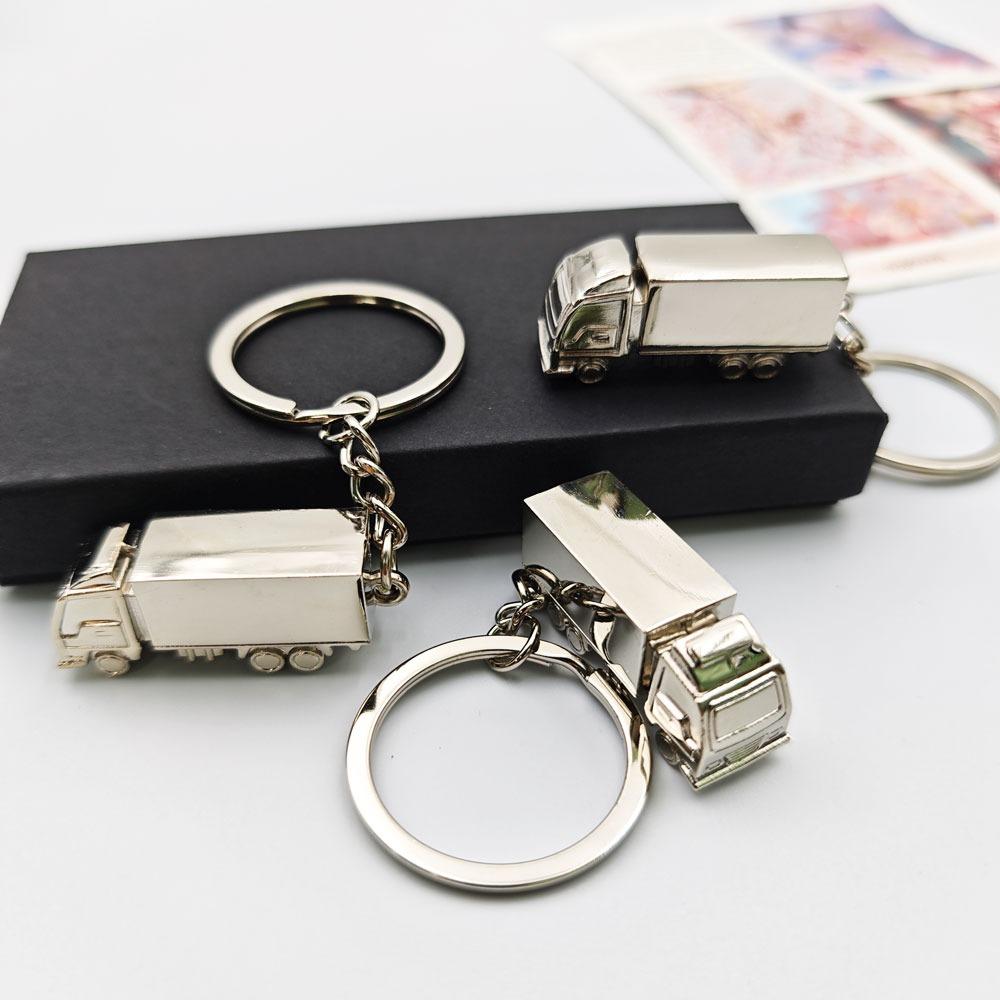 Creative Truck Style Model Keychain Fashion Metal Car Key Chain Custom Silver for Men Bag Keyring Ring Accessorie Gift