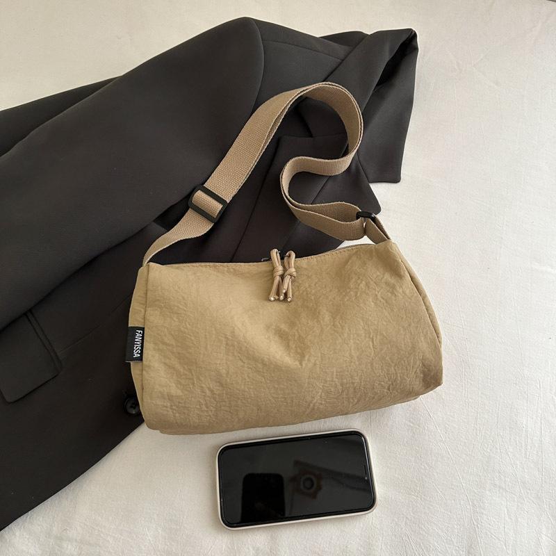 Lässige Nylon-Canvas-Tasche mit großem Fassungsvermögen, Damen-neue Mode-Umhängetasche, vielseitige breite Messenger-Kissen-Tasche