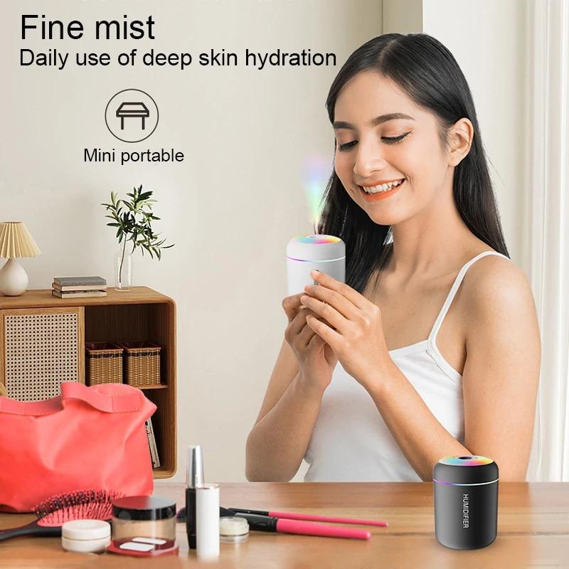 Mini Humidificateur d'Air 180ML USB Aromathérapie Diffuseur d'Arômes Électrique avec Lumières Colorées Purificateur d'Huiles Essentielles Créateur de Brume Lumières Pour Voiture Maison Chambre