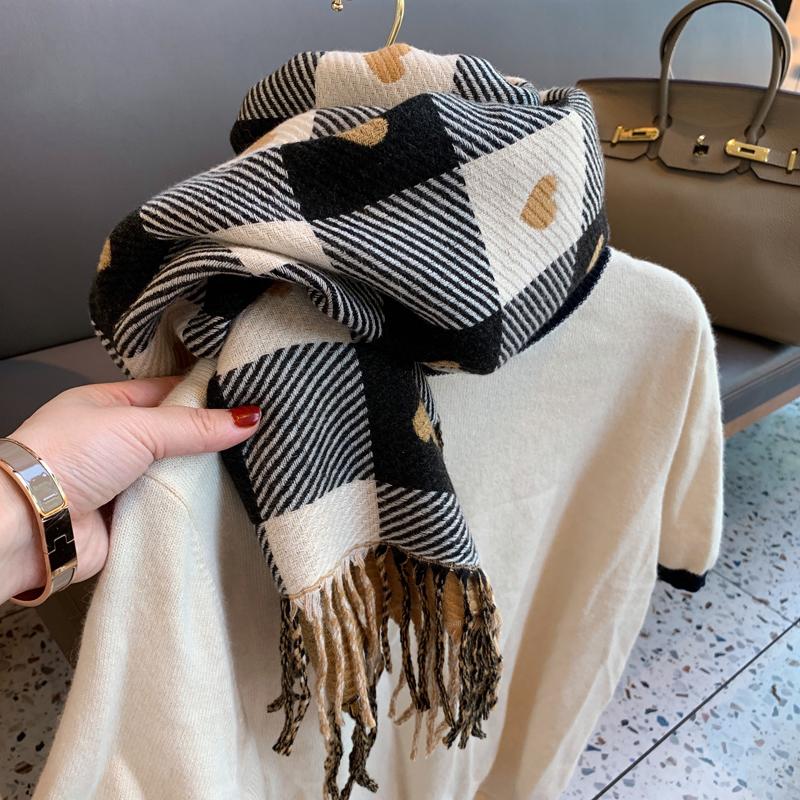 Luxury  Women Knitted Heart-Pattern Plaid Scarf Lovey Girl Winter Warm Scarves College Leisure Shawl Wraps