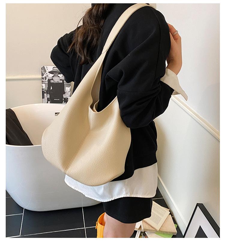 Tote bag women's large capacity 2025 new summer versatile shoulder bag casual high-end texture work commuter bag