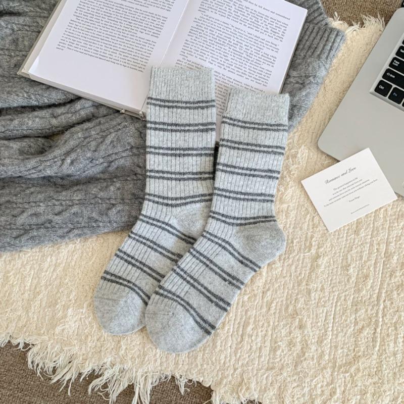 Woolen Socks, Heart-shaped Embroidered Socks, Double-threaded Bow, Striped, Thickened and Fleece Warm, Grey Pile Socks