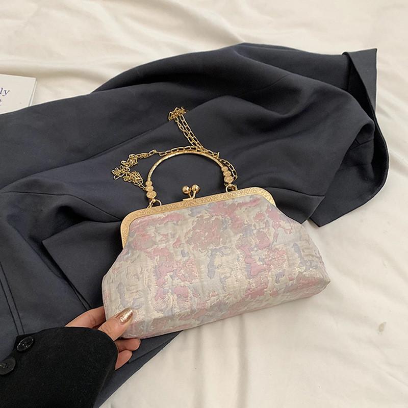 Chic Silk Shoulder Bag Stylish And Trendy Street Fashion Summer 2024 Unique Design