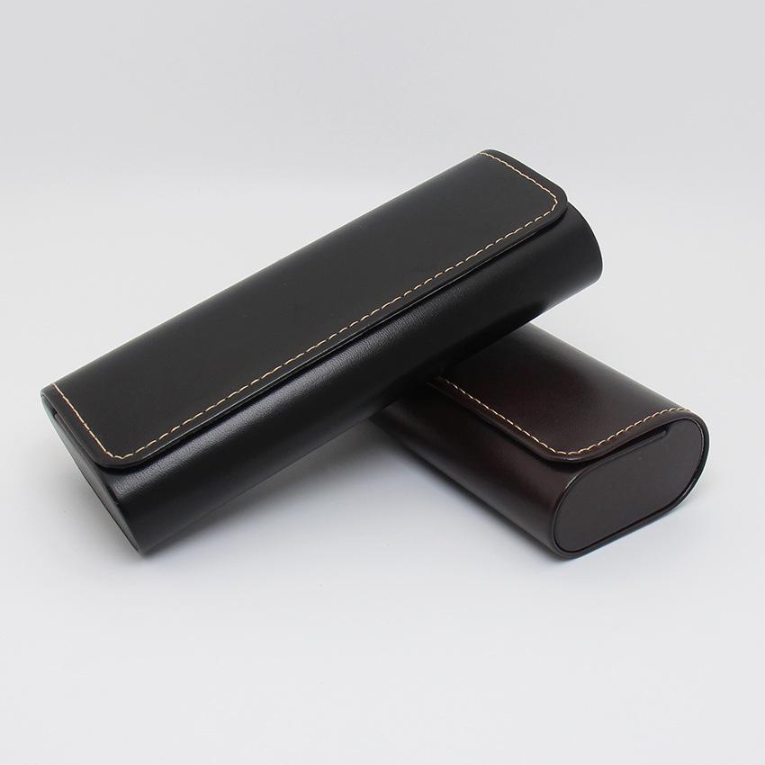 

Простой чехол для очков чёрный