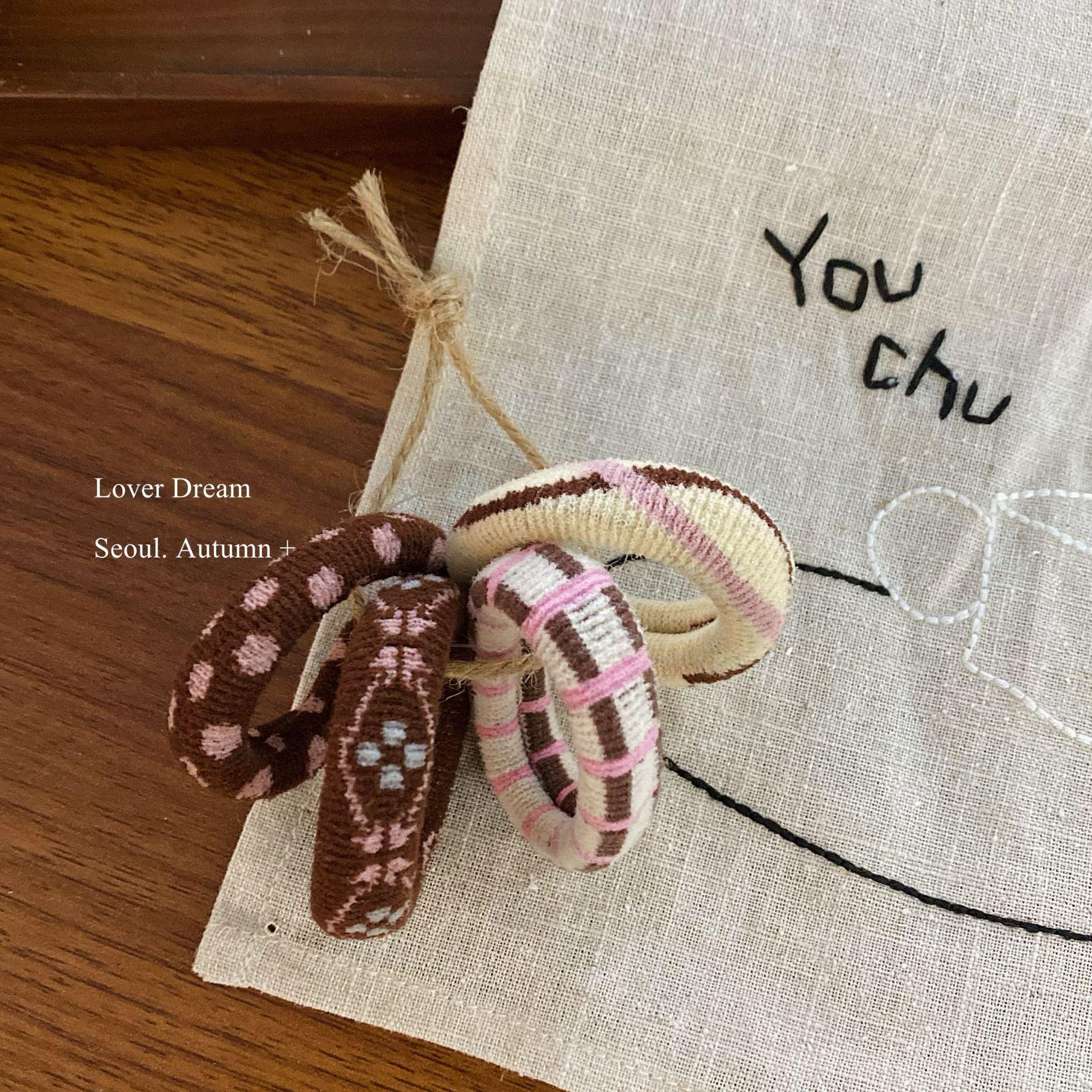 

4-Pack Schoolgirls Bohemian Scrunchies Korean Autumn Winter Terry Cloth Hair Ties Ethnic Pattern Stretchy Hair Bands for Women