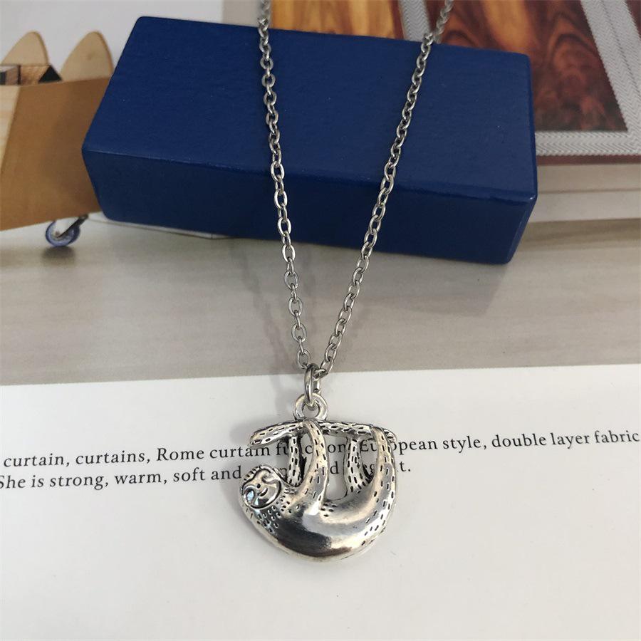 Conjunto Popular de Brincos e Colar de Preguiça Europeu-Americano - Joias de Animais para Mulheres