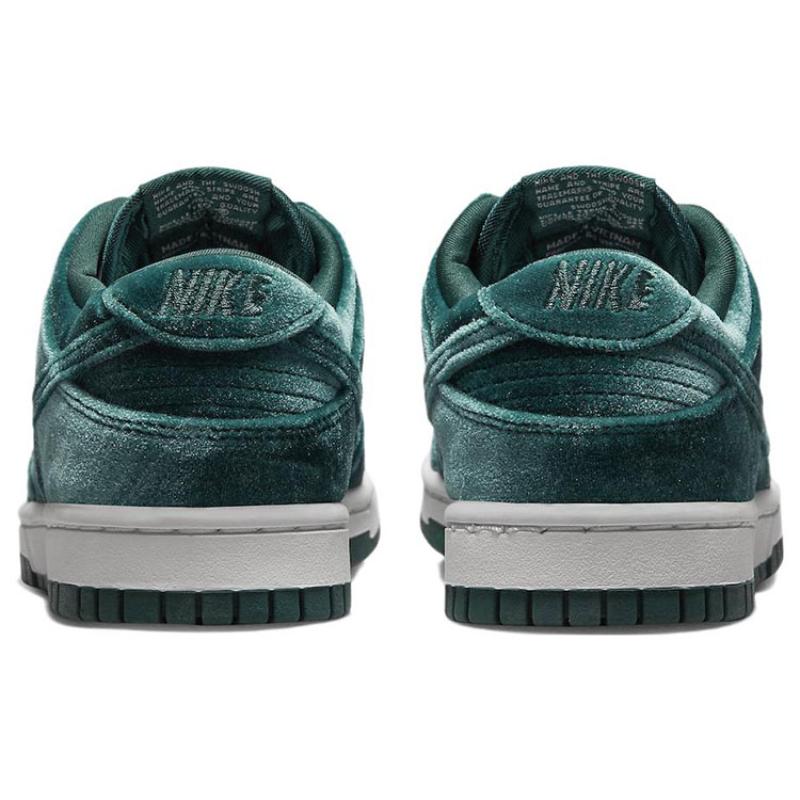 Nike Dunk Low 'Green Velvet' Women's Skate Shoes Sneakers DZ5224-300