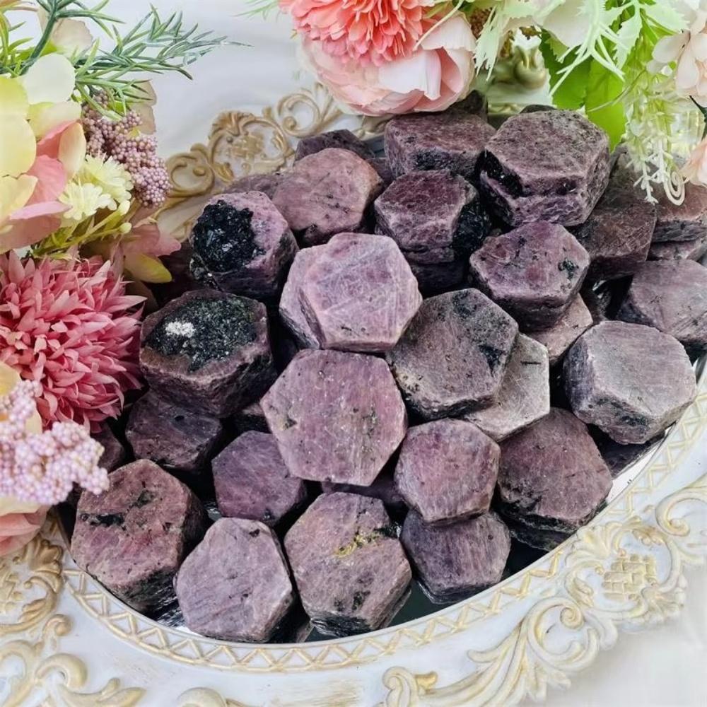 Natural High Quality Ruby Red Corundum Hexagonal Raw Stone Gemstone Carvings Healing Rough Crystal Specimen for Meditation Decor