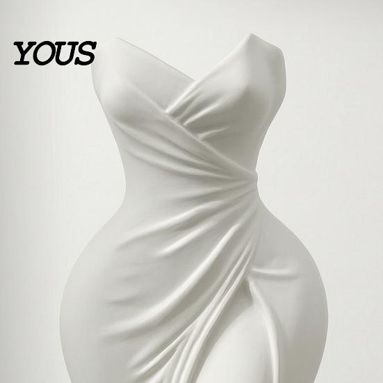 Unique Aesthetic Room Accessory Elegant Dress Shaped 3D Printed Vase, Modern Minimalist Sculpture for Light Luxury Table Decor Home Decor, Artistic
