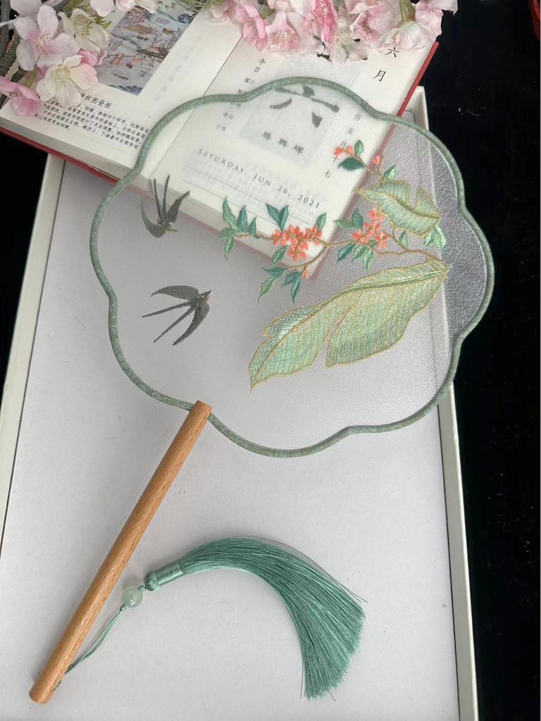 Ancient Style Chinese Embroidered Round Fan for Hanfu and Cheongsam