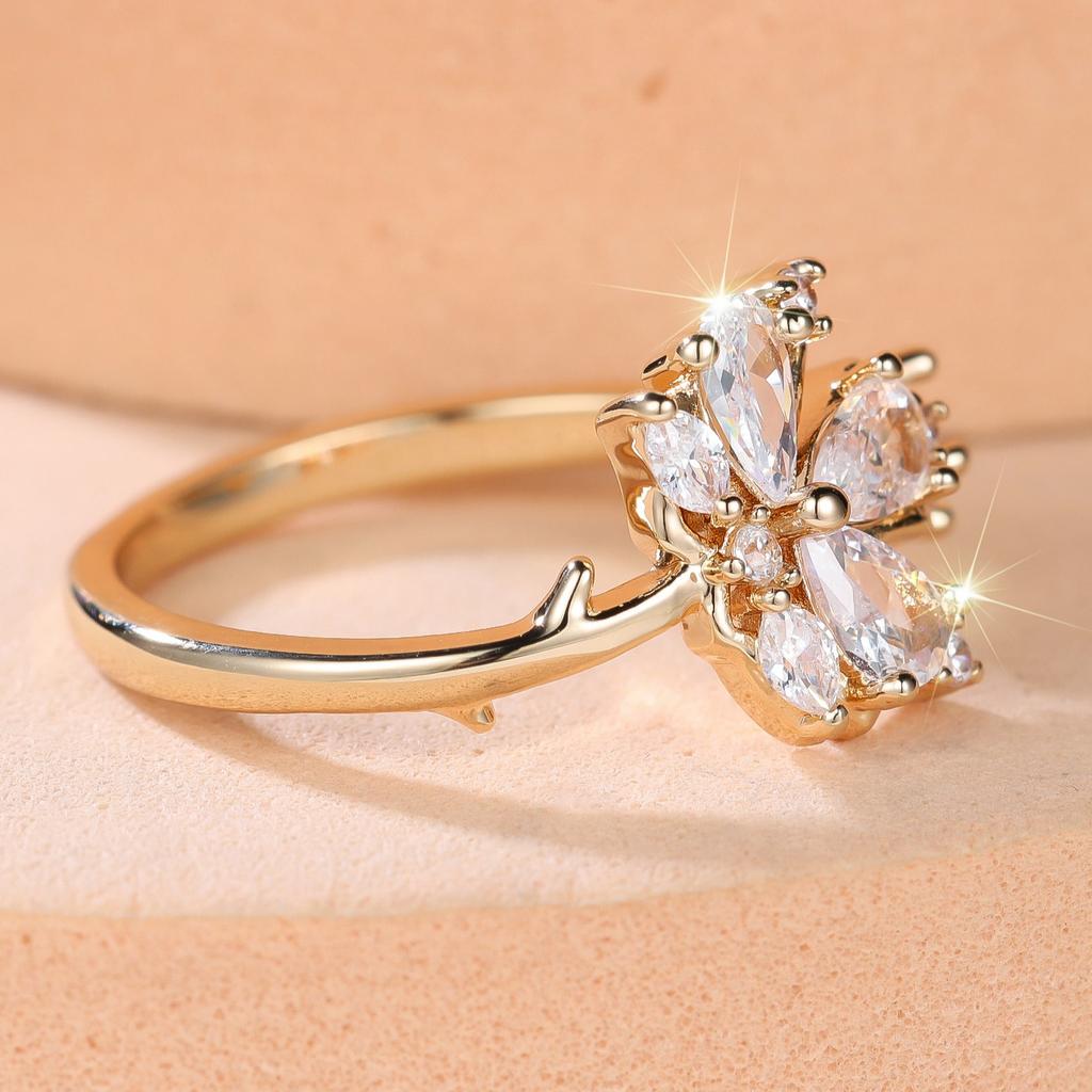 Elegant Gold Rotating Flower Open Ring Flower-shaped, Densely Inlaid Synthetic Cubic Zirconia Exquisite Everyday Jewelry for Women