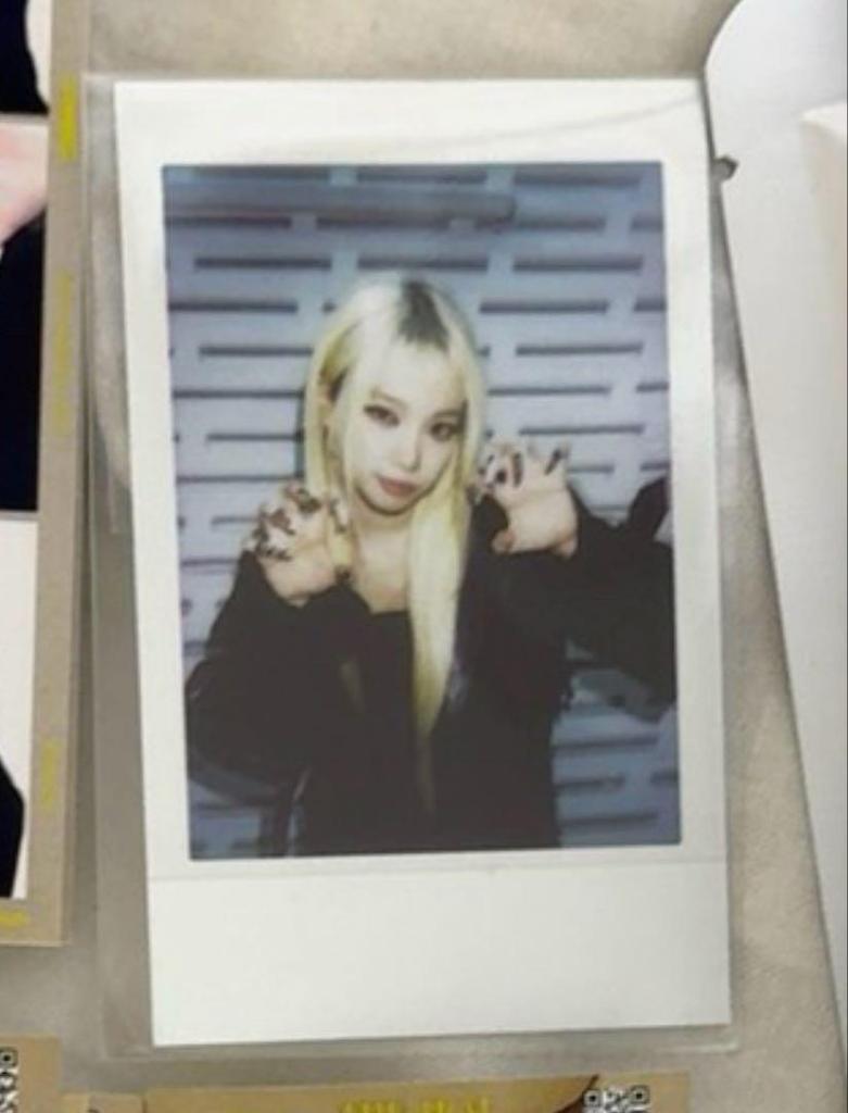 [USED] Lu Seraphim Chaewon HOT Pop-Up Limited Trading Card B