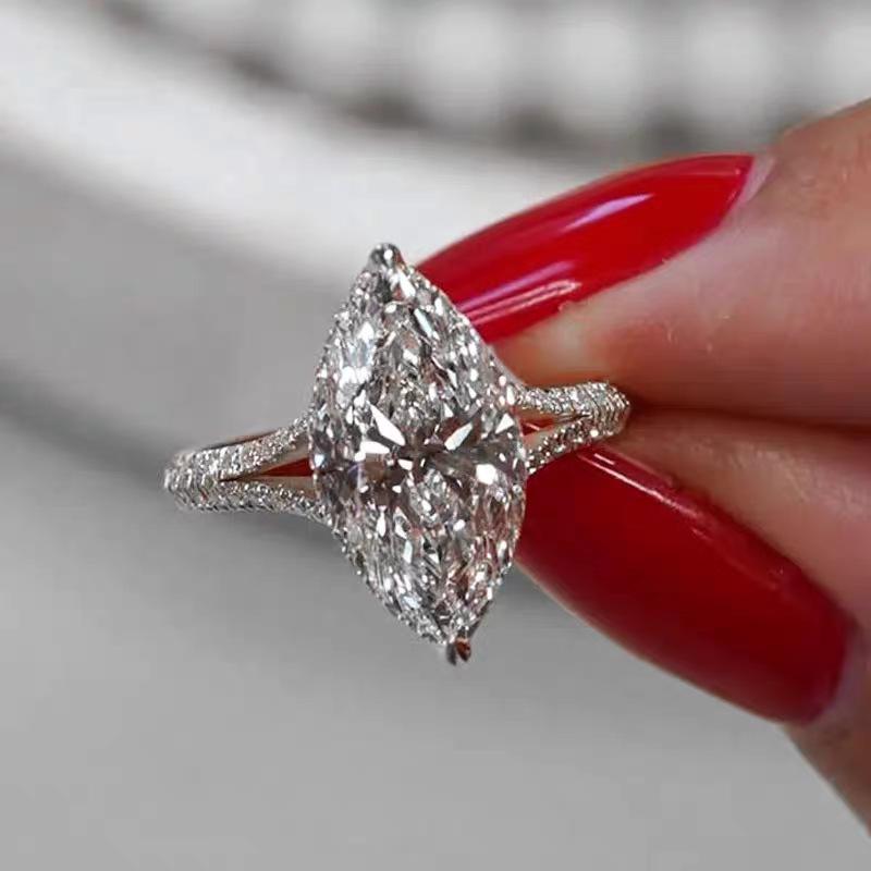 Zhu Zhi Fan Gioielli Anello in Argento Sterling S925 con Diamante Taglio Marquise: Elegante Design Europeo e Americano.