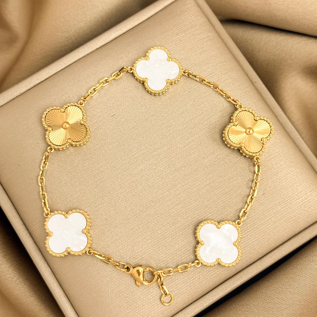 Titanium Steel 15mm Four-leaf Clover Laser-engraved Bracelet Vacuum Plated High Quality Non-fading Women's Bracelet