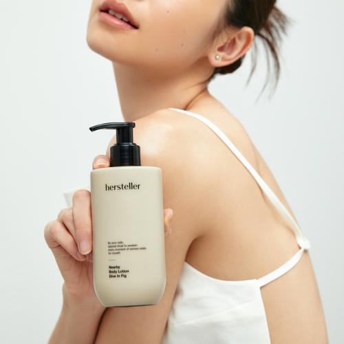 Hersteller [gift Wrapping] Near By Body Care 3 Piece Set  2 Body Wipes + 1 Body Lotion 