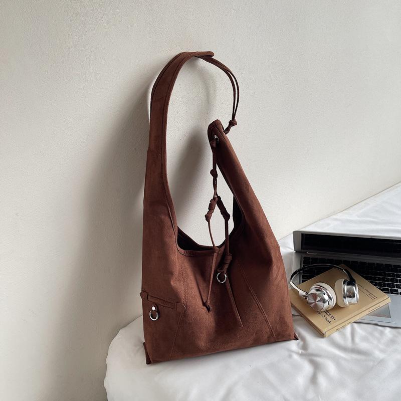 

Simple casual shoulder bag women s large capacity 2025 autumn new foreign style high value fashionable commuter tote bag
