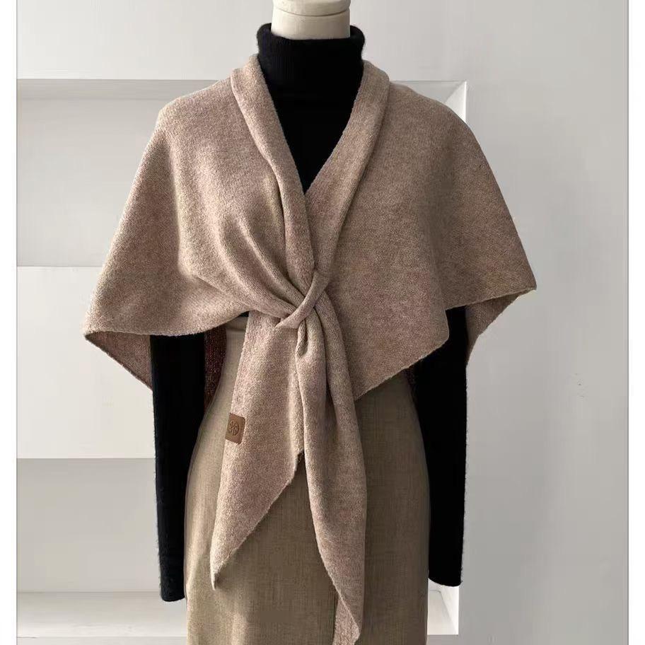 

Women s Wool Blend Knitted Shawl Cardigan - Versatile Autumn/Winter Fashion Above 175cm