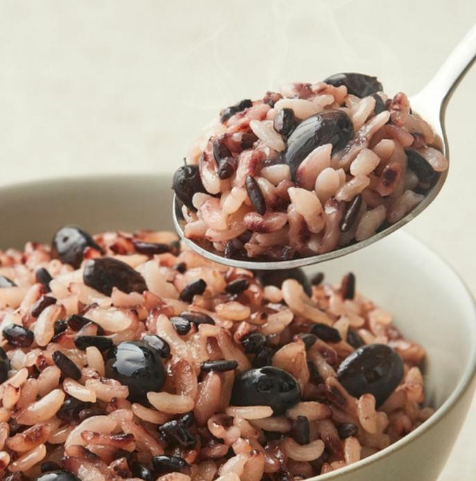 CJ Hetban Black Bean & Black Rice 210g x 8 Packs