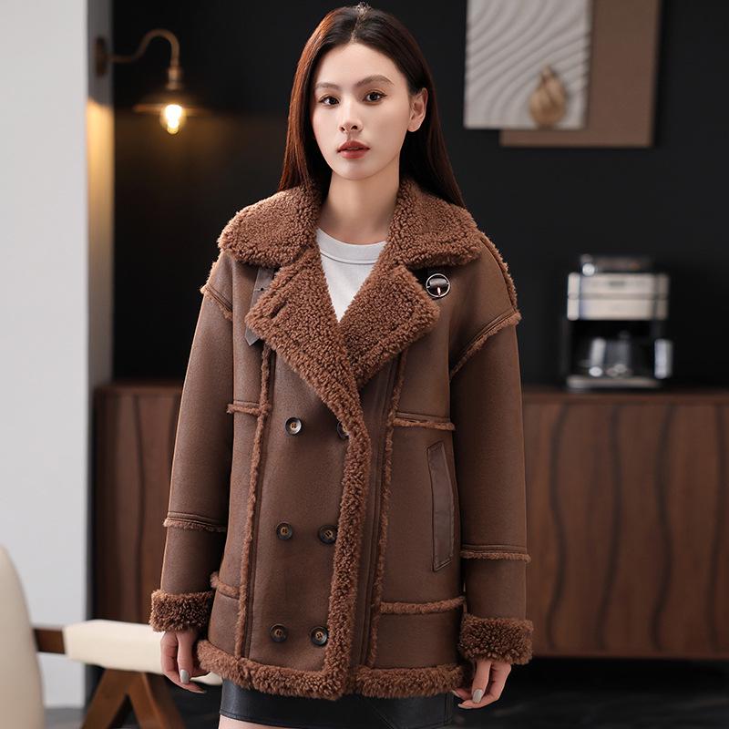 

Chic Autumn/Winter Shearling-Lined Leather Jacket for Mid-Aged Women - Plus Velvet Lambswool Warm Coat XL (130-150 lbs)