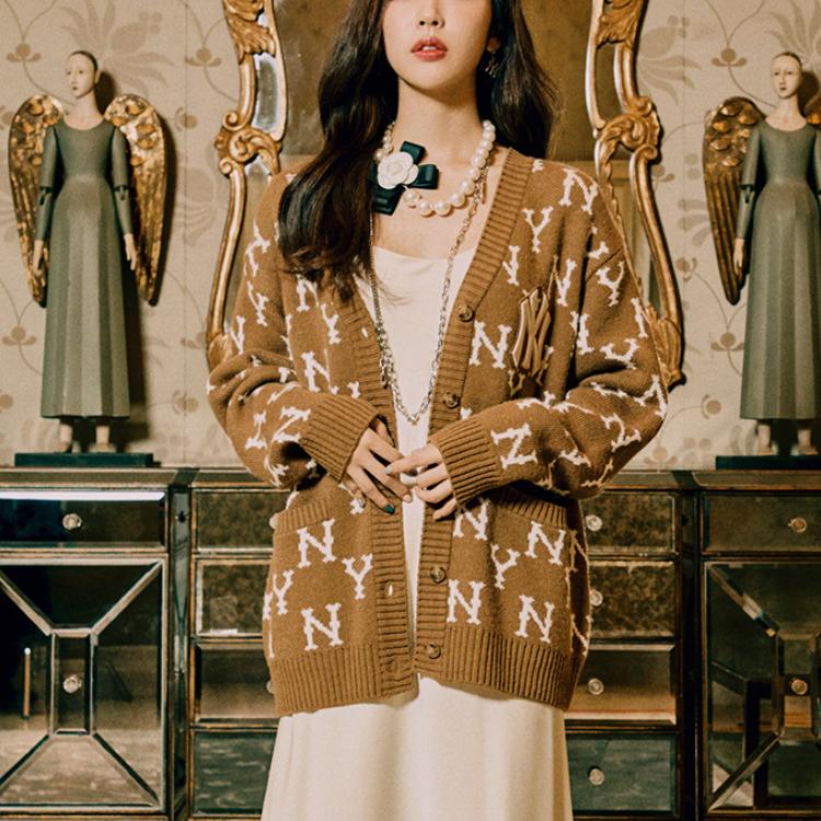 New MLB Mlb Old Flower Sweater Unisex Beige 31KTM1041-50B