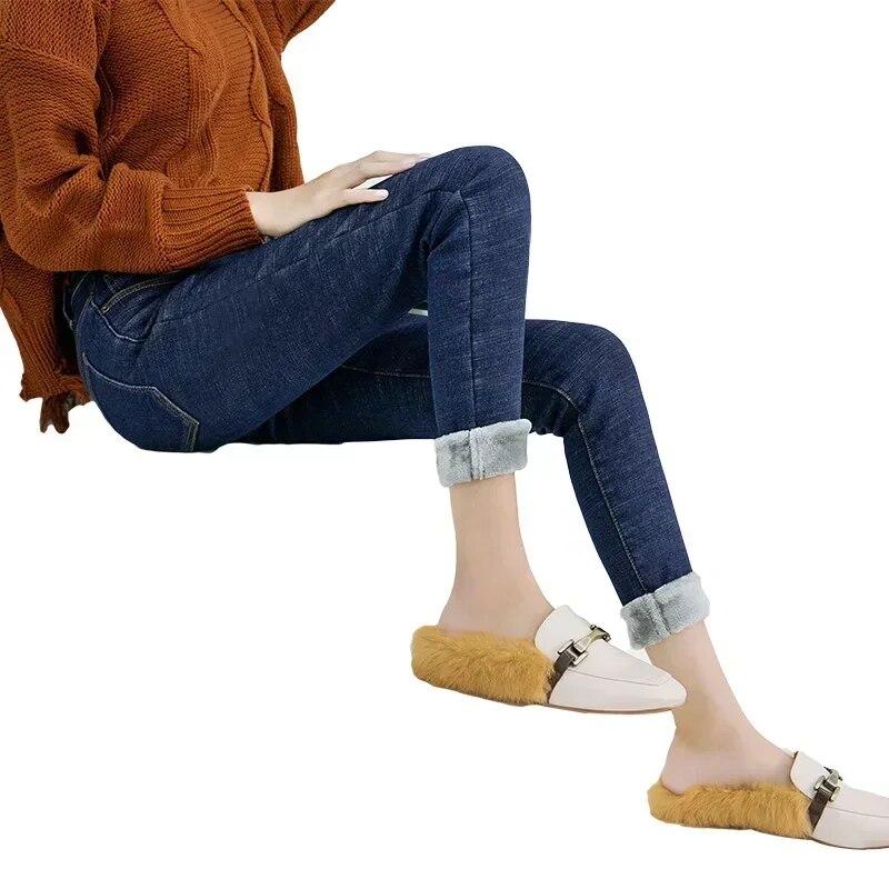 Kadınlar İçin Moda Kışlık Denim Kot Pantolon Kadife Kalınlaştırılmış Ofis Hanımı Yüksek Bel Dar Kesim Kalem Pantolon Günlük Düz Sıcak Pantolon 30097