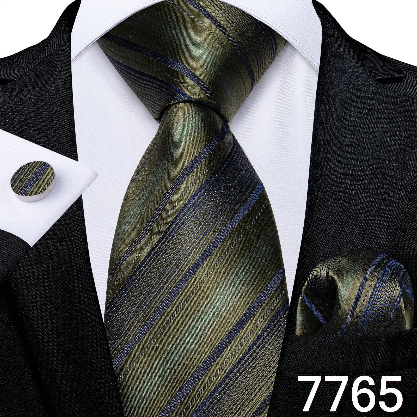 

Дизайнерський чоловічий набір краваток у смужку. Бізнес-класичний набір запонок N-7765