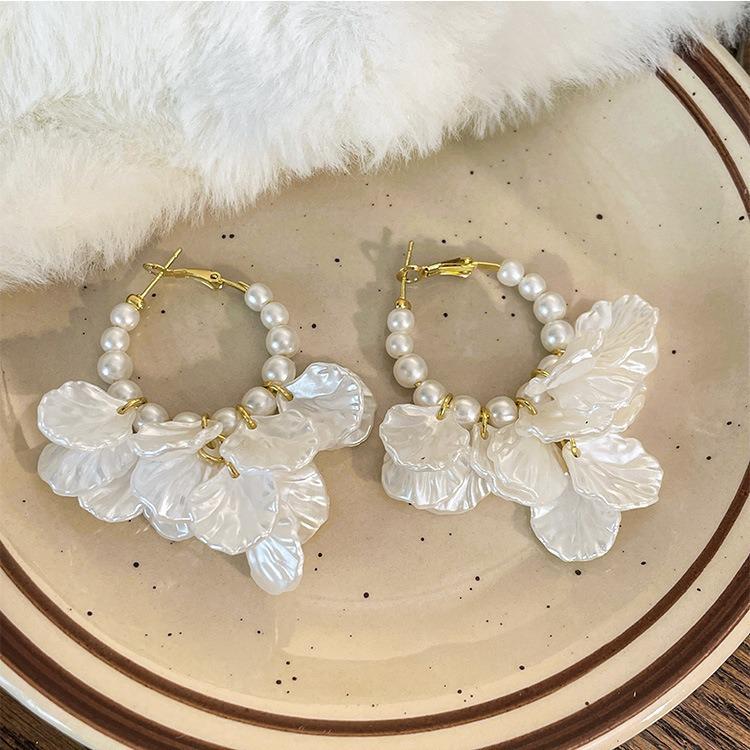 Retro Pearl White Petal Tassel Earrings: Elegant Large Hoops with Unique Design, Versatile for Any Occasion.