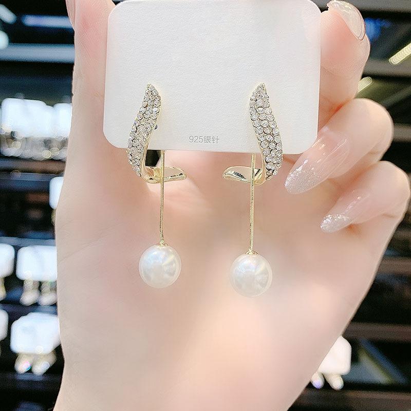 

New High-end Design, A Versatile Pair of Earrings with Fashionable Temperament and Goddess Trend Earrings
