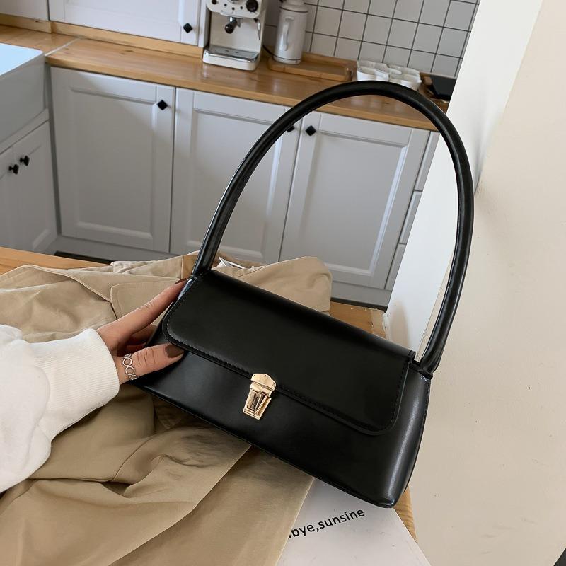 Popular women's bags autumn and winter baguette bags fashionable retro underarm bags versatile atmosphere portable temperament shoulder bags