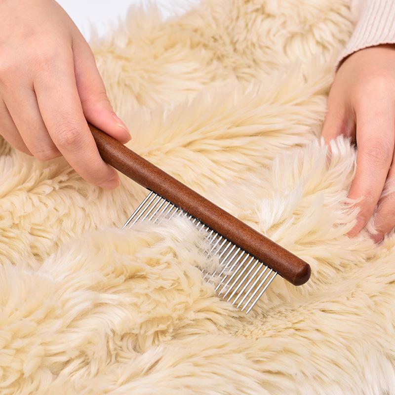 Wooden Pet Comb for Removing Loose Hair and Fleas - Ideal for Dogs and Cats