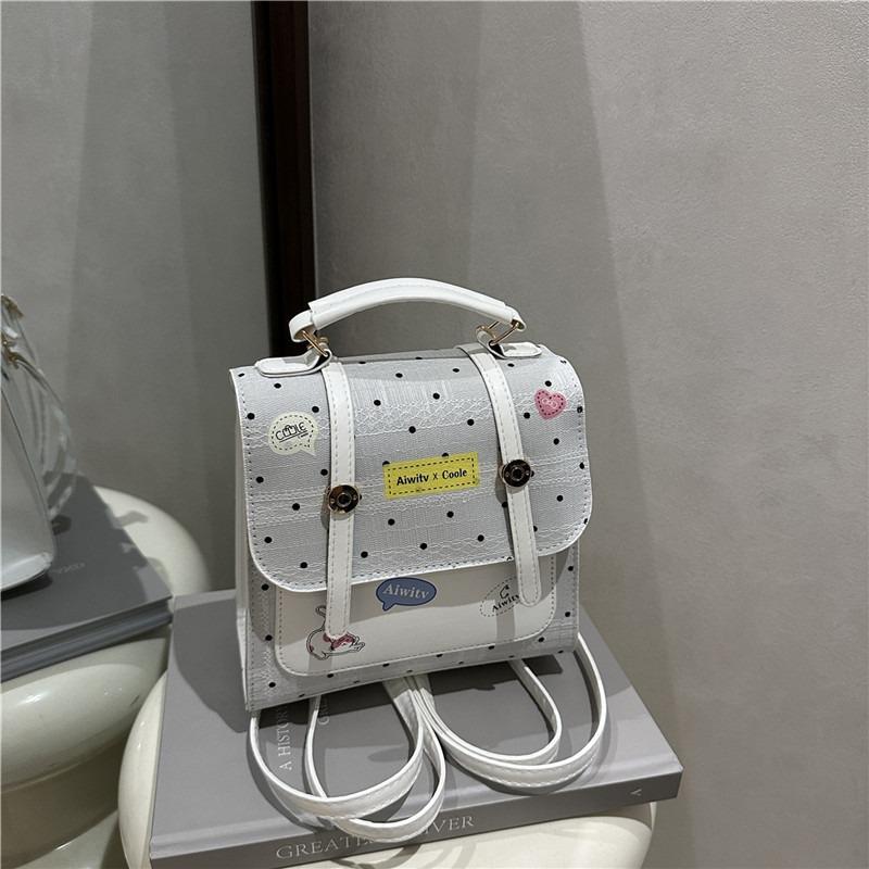 New women's bags, daily versatile bags, casual commuting fashion trend, simple and cute backpack.