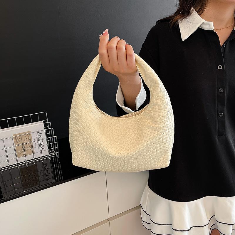 French-style Bag with Trendy Dumplings and A Niche Yet Versatile Handbag for Daily Commutes