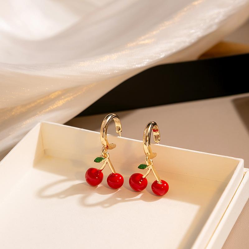 Sweet Cherry Drop Earrings for Women Fashion Exquisite Fruit Cute Dangle Earrings Design Creative Earrings Festival Gift Jewelry