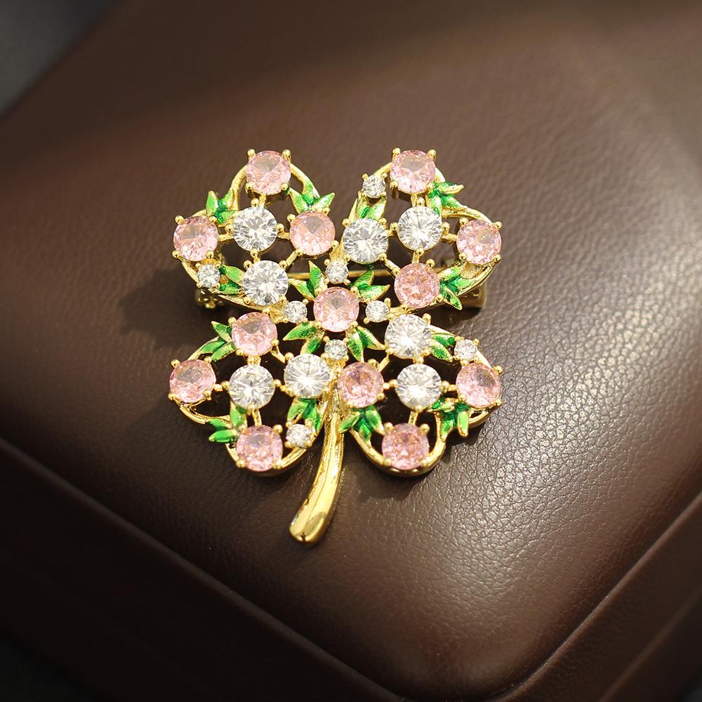 Niche copper inlaid stone pink white zircon four-leaf clover brooch temperament versatile high sense lucky grass pin accessories women's