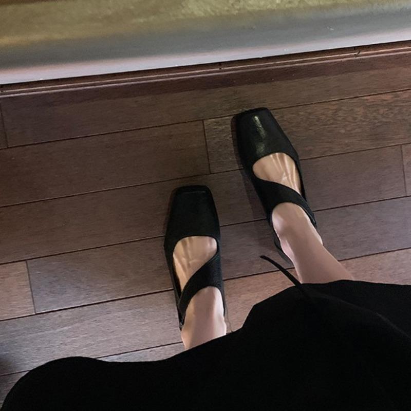 ~ High-end textured horse pattern square head thick heel soft surface small leather shoes high heel single shoes women's autumn models