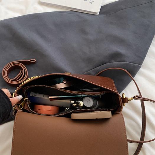 IELGY Retro Niche Fashion Bag Trendy All-Match Small Square Bag Casual Portable Messenger Bag