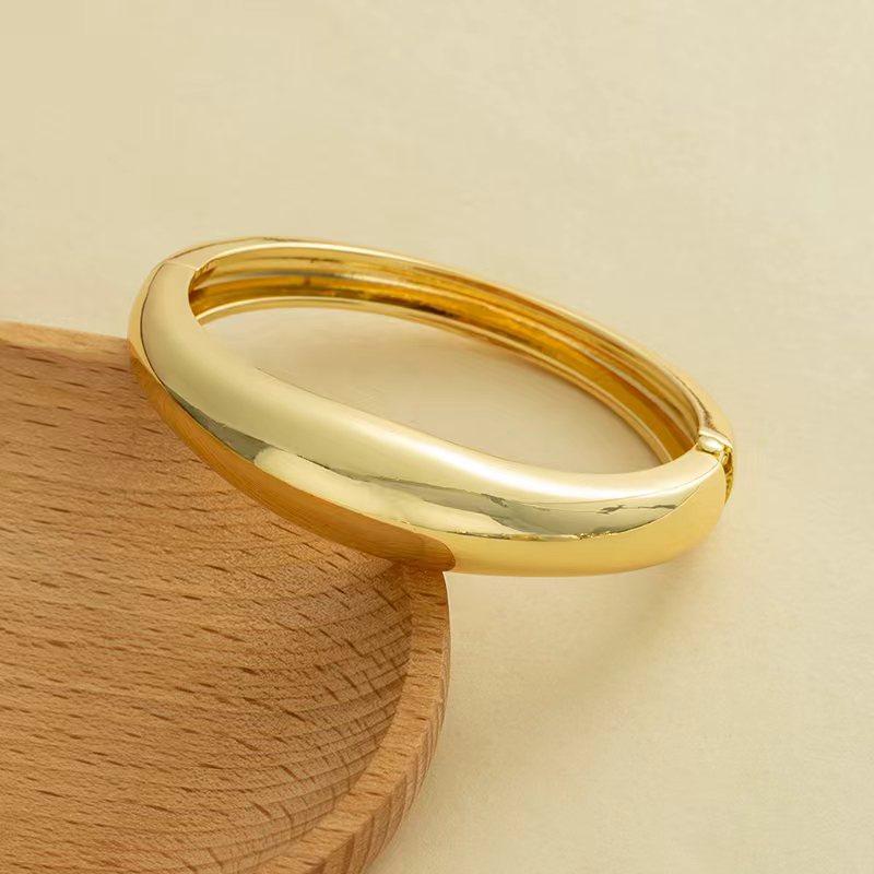 Wave Cold Wind Stacked Bracelet Exaggerated Simple Design Bracelet Light Luxury High-End Jewelry Women