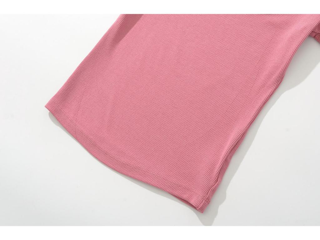 Damski letni dopasowany elastyczny top z krótkim rękawem, okrągłym dekoltem i wycięciem 2024