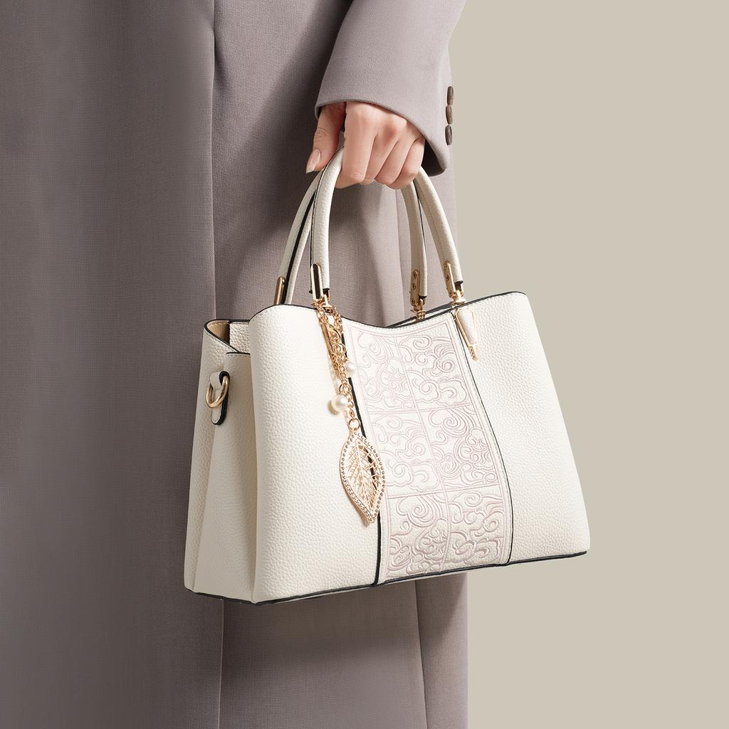 Versatile Portable Fashion Women'S Shoulder Messenger Bag Big Bag Summer