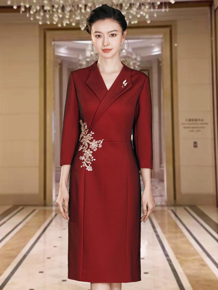 Herbst 2025 Hochwertiges V-Ausschnitt Schlankmachendes Kleid für Brautmütter