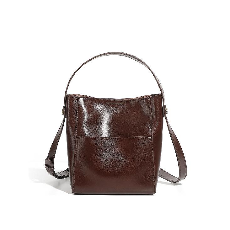 New vintage vegetable-tanned leather shoulder bag, commuter handbag, bucket bag, genuine leather women's bag, large-capacity leather tote bag