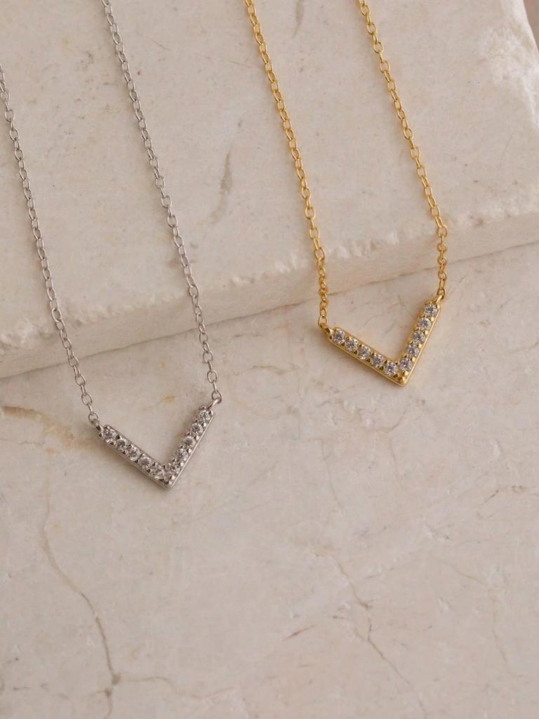 1 Pc Elegant Minimalist Stainless Steel 18K Gold Plated Cubic Zirconia V-Shape Clavicle Necklace For Women