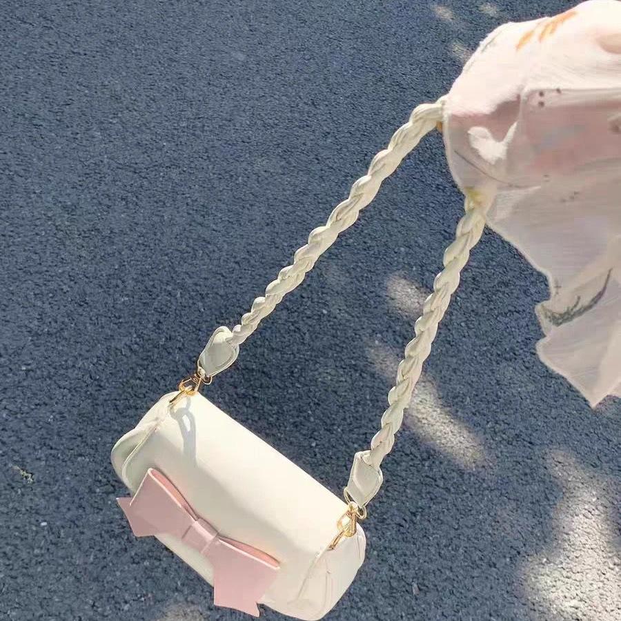 2025 new fashion versatile sweet girl heart saddle bag women's messenger bag pleated cloud bag bow bag