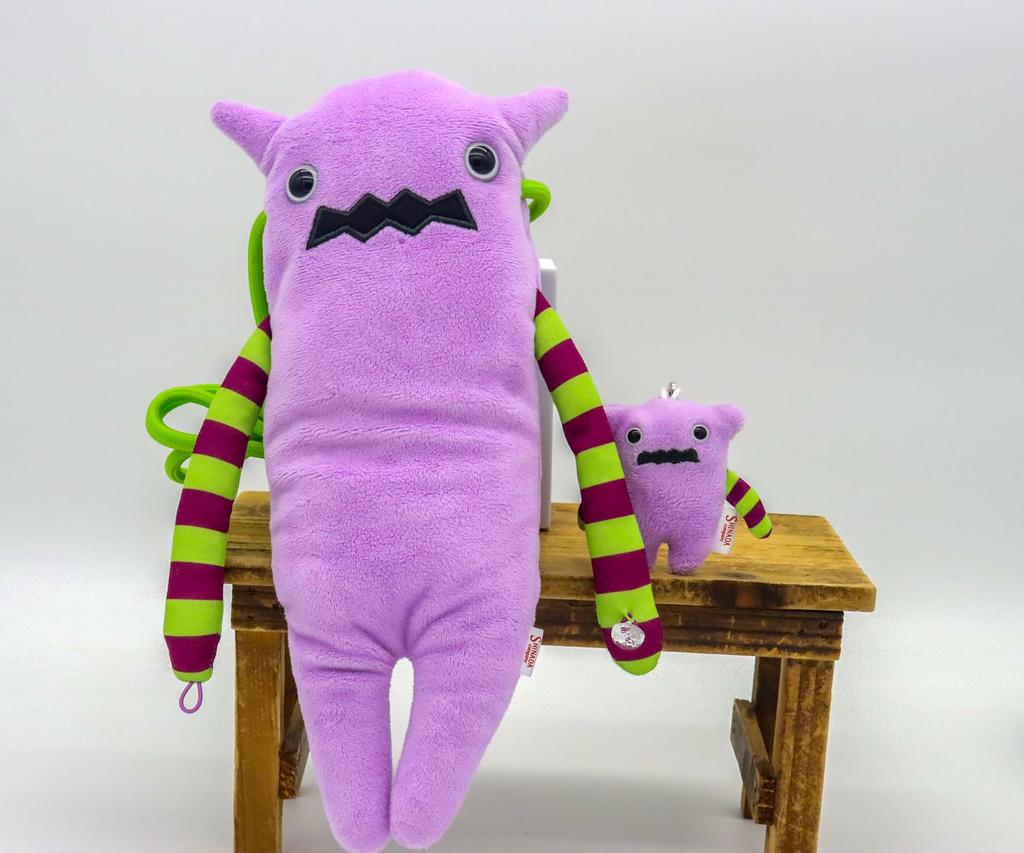 Shinadamokeke Smartphone Pouch with Chimoke Gabu