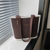 Chic Casual Shoulder Tote Bag For Women In Classic Colors With Durable Pu Material