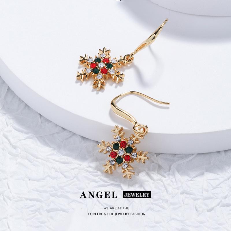 2022 Elegant Snowflake Stud Earrings: European & American Style Christmas Jewelry for Women